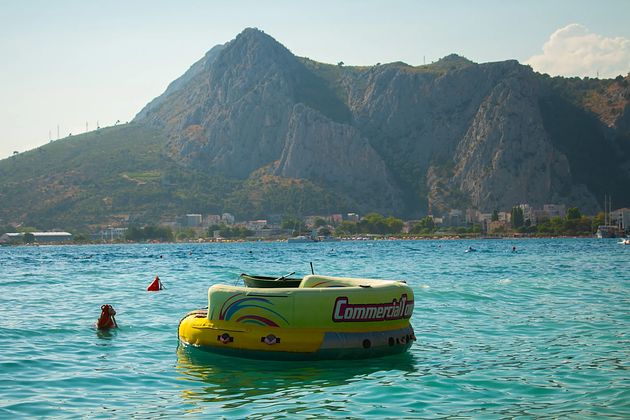 Sofa Ride for 8 persons | Water tube for rent in Omiš, Croatia | 365.tours